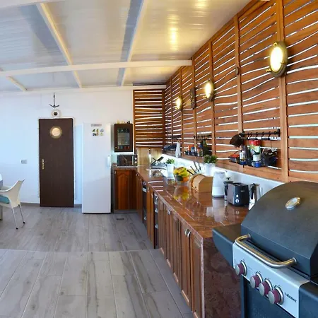 בית הארחה Bella Vista Sun Club